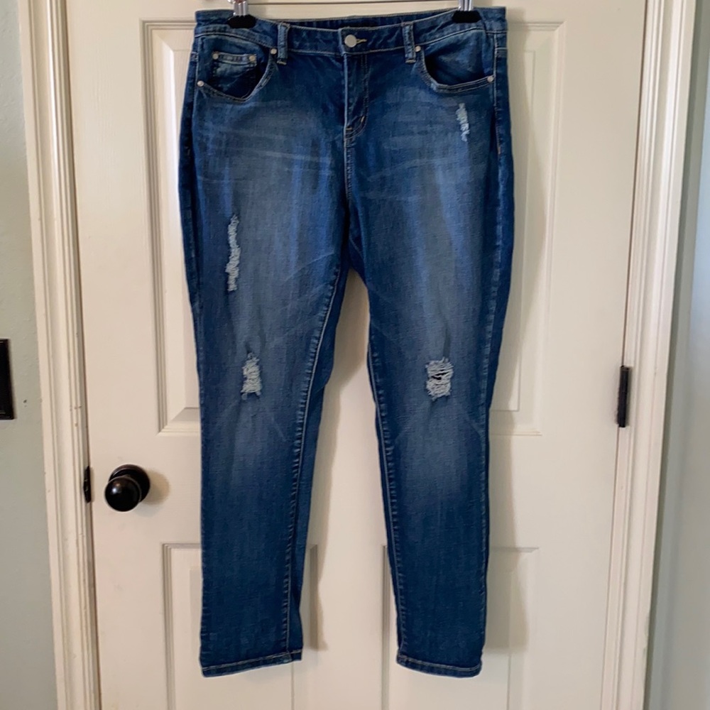 Versona strait leg jeans with bejeweled details